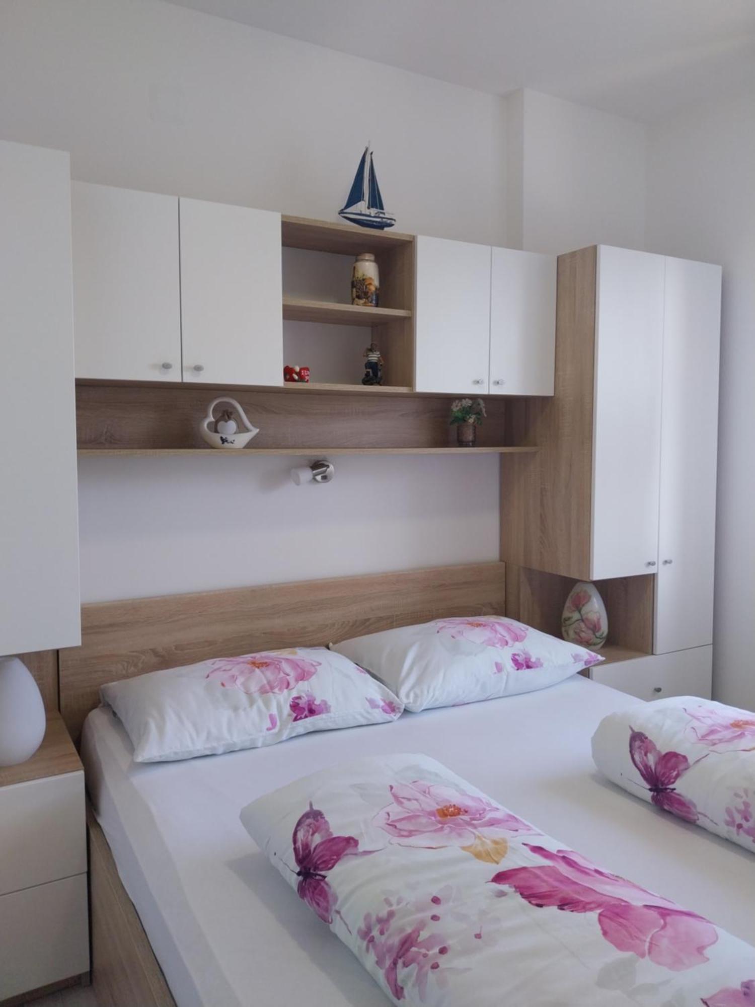 Lavanda 4 Apartment *